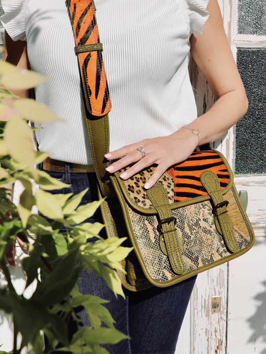 photo-portee-sac-bandouliere-cuir-femme-orange-vert-lasacoche-s-chimere-orange-kaki-paul-marius-m02s10-ch-o-k