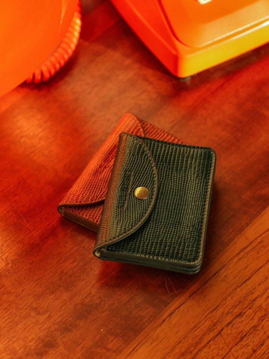 Fotoansicht-Tragegeldbörse-Leder-grün-Basile-1960-Paul-Marius-M75-L-DG