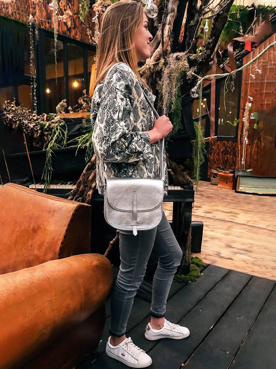 Foto-Material-Umhängetasche-Leder-Damen-silberfarben-Lidole-silberfarben-Paul-Marius-w16-s