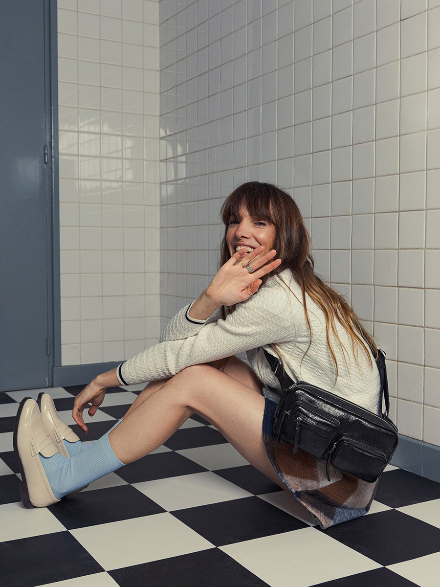 gürteltasche-leder-schwarz-glitzernd-labanane-90s-eclipse-ansicht-innenraum-m86-m-b