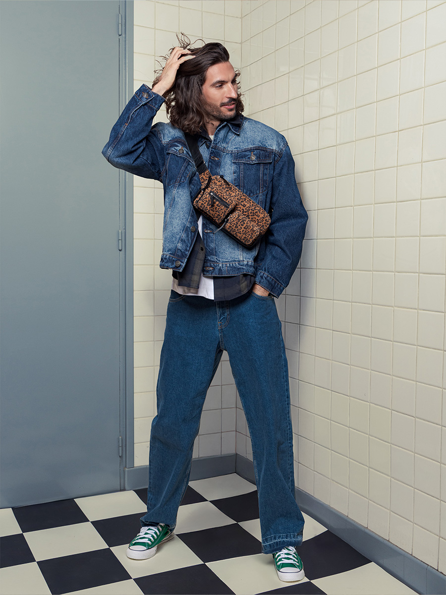 Gürteltasche aus Leder mit Leopardenmuster, schwarz, LaBanane 90s, Leopardenmuster, Ansicht, getragen, M86 LP B