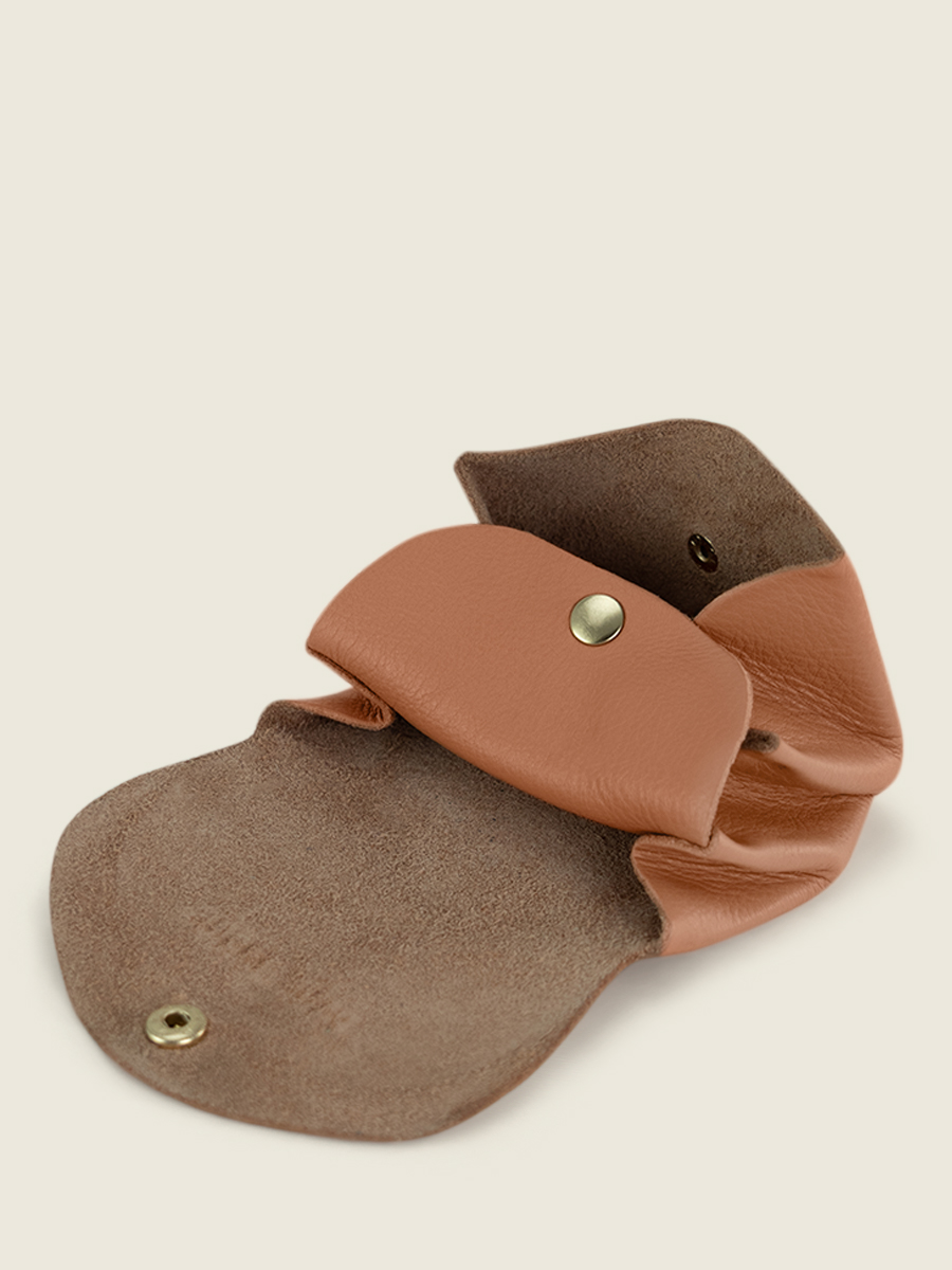 Foto-Seitenansicht-Geldbörse-Leder-braun-legustave-art-deco-caramel-paul-marius-clp-ad-ca