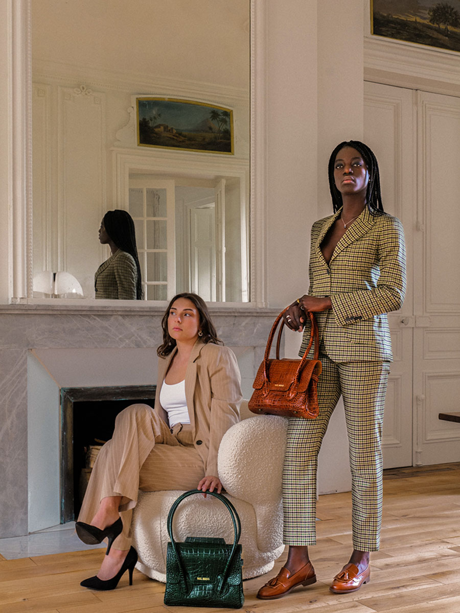 Tragebild Handtasche aus Leder für Damen Colette S Alligator grün Paul Marius w028s-a-dg