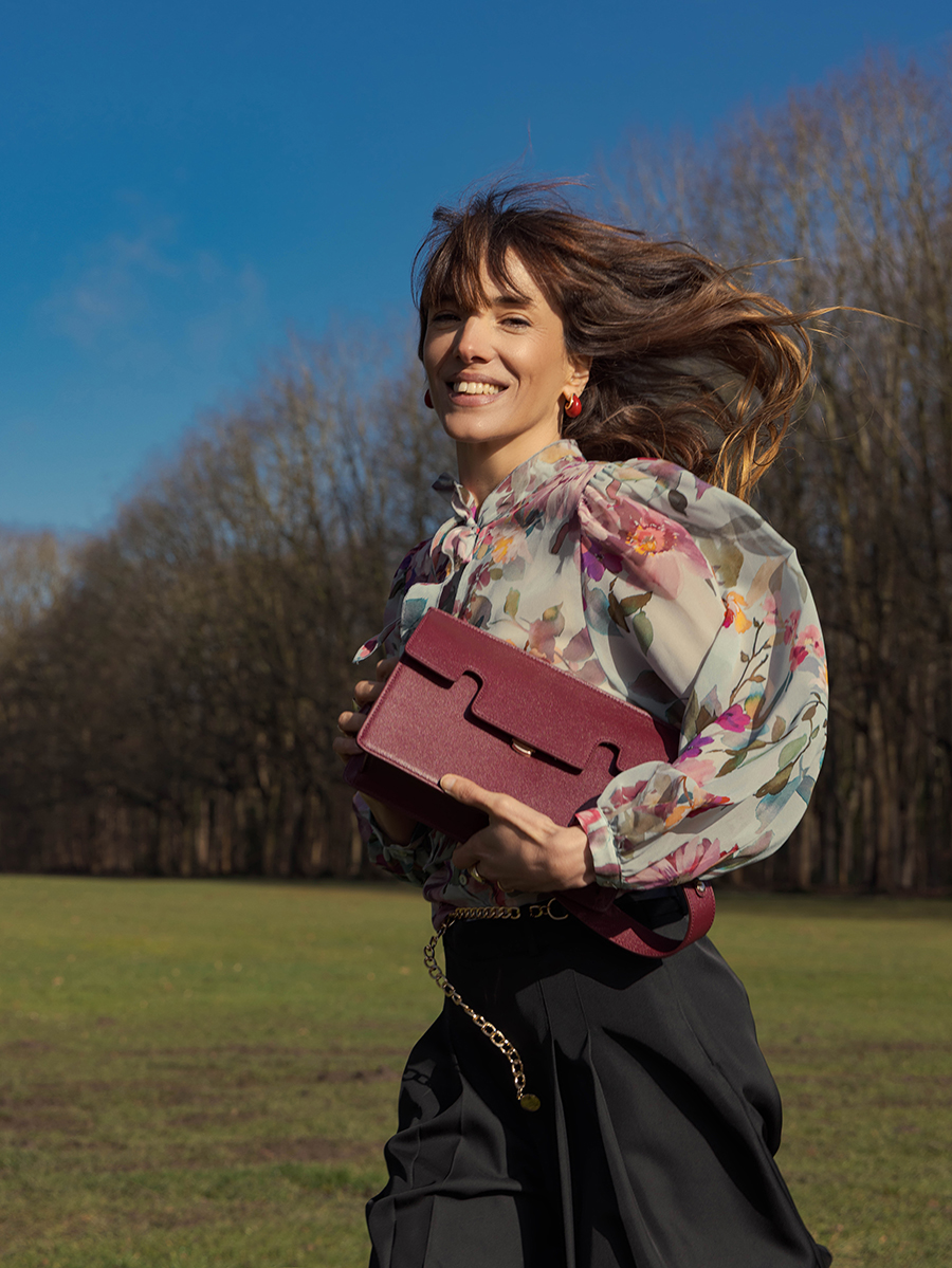 leder-baguette-tasche-gabrielle-purpur-ansicht-seite-w42-p