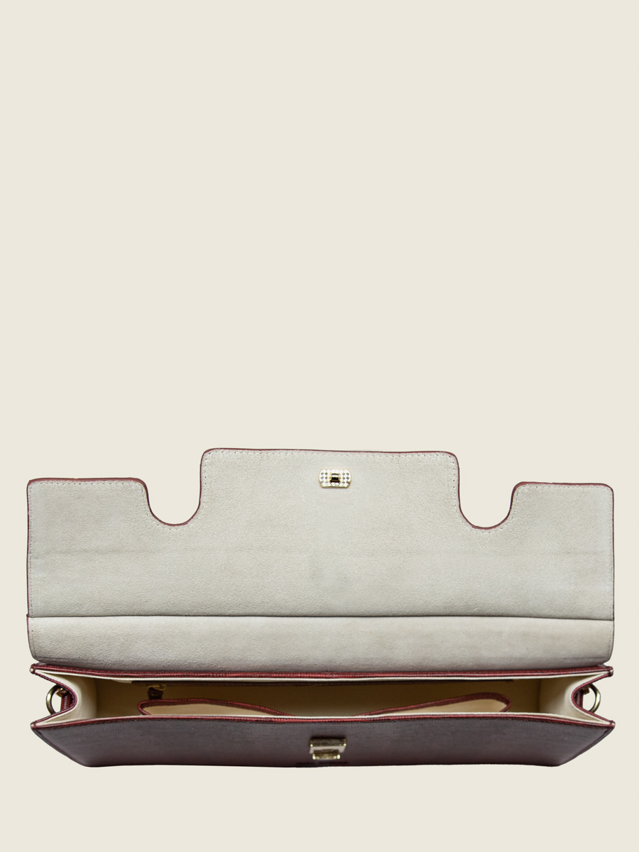 Fotoansicht-getragen-Baguette-Tasche-Leder-rot-Gabrielle-Ultra-Long-1960-Granat-Paul-Marius-W42L-L-R