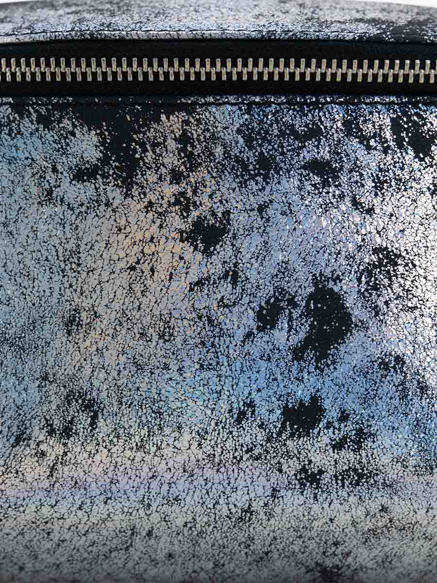 Foto-Fokus-Material-Holographische-Leder-Gürteltasche-LaBanane-Galaxie-Paul-Marius-M503-Gal