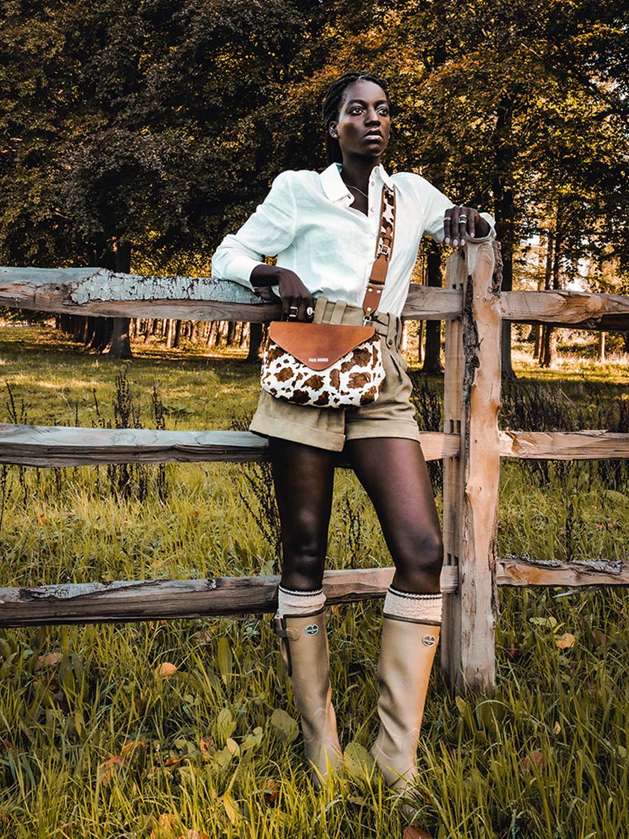 foto-frontansicht-umhängetasche-leder-damen-suzon-rodeo-paul-marius-w25m-ro