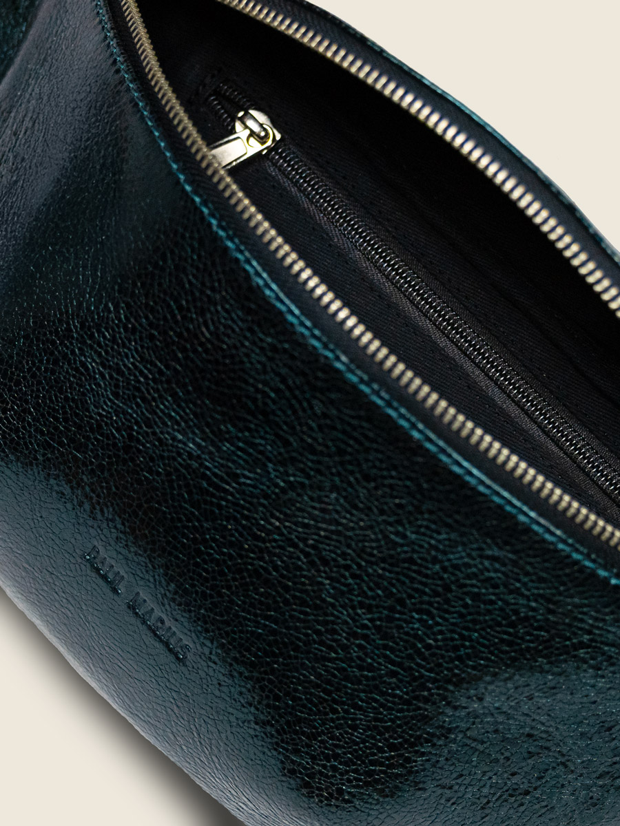 grüne-glitzernde-Leder-Gürteltasche-LaBanane-Minuit-Innenansicht-m503-m-gr