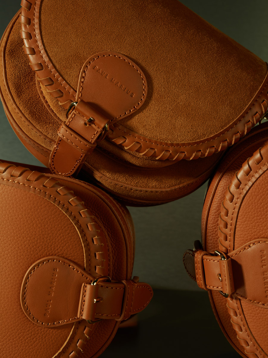 Umhängetasche aus Leder LeBobo Natur, Detailansicht Material, w61s-l