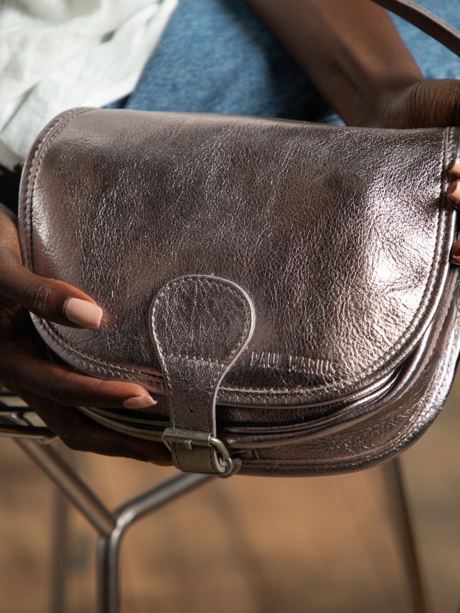 Foto-Zoom-Material-Umhängetasche-Leder-silber-LeBohémien-Stahl-Paul-Marius-M44-GM