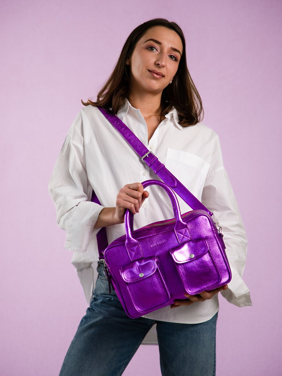 Foto-Ansicht-Tragegewohnheit-Handtasche-Leder-violett-metallic-ledandy-s-bonbon-paul-marius-w04s-m-p
