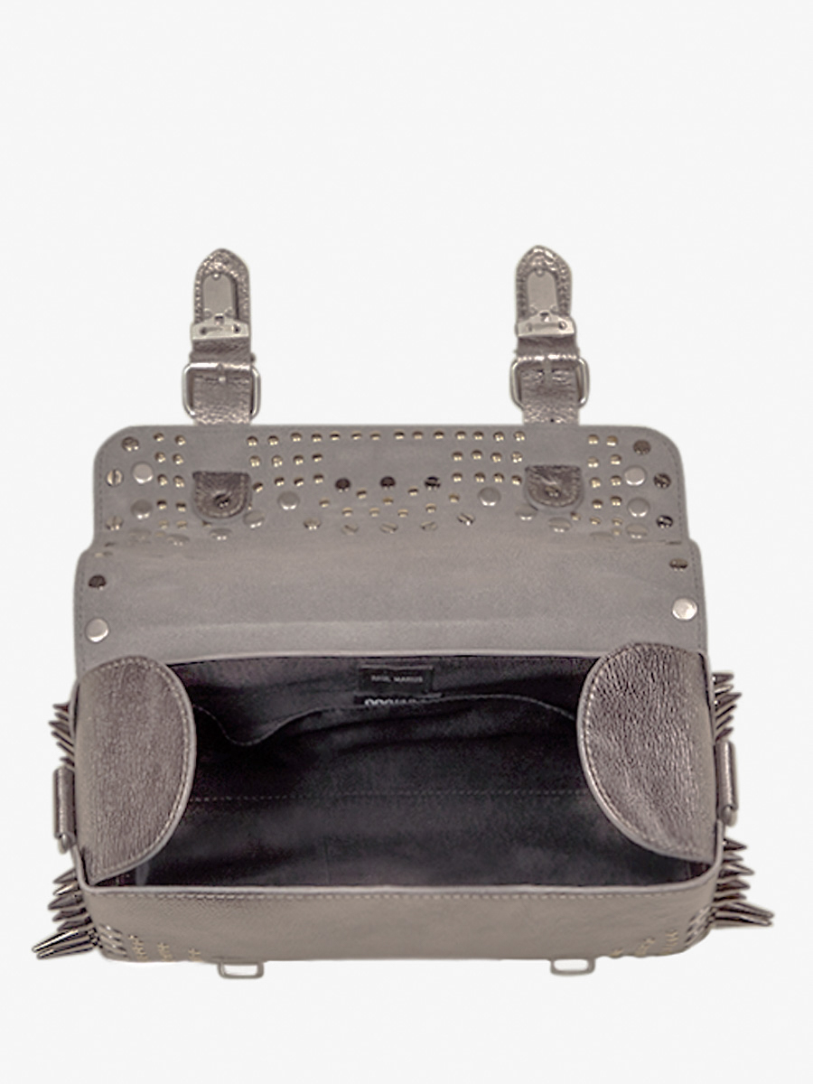 Fotoansicht Innenraum Umhängetasche aus silberfarbenem Leder L'Artisane Edition Noire Opus Paul Marius P02 BED OP4 GM