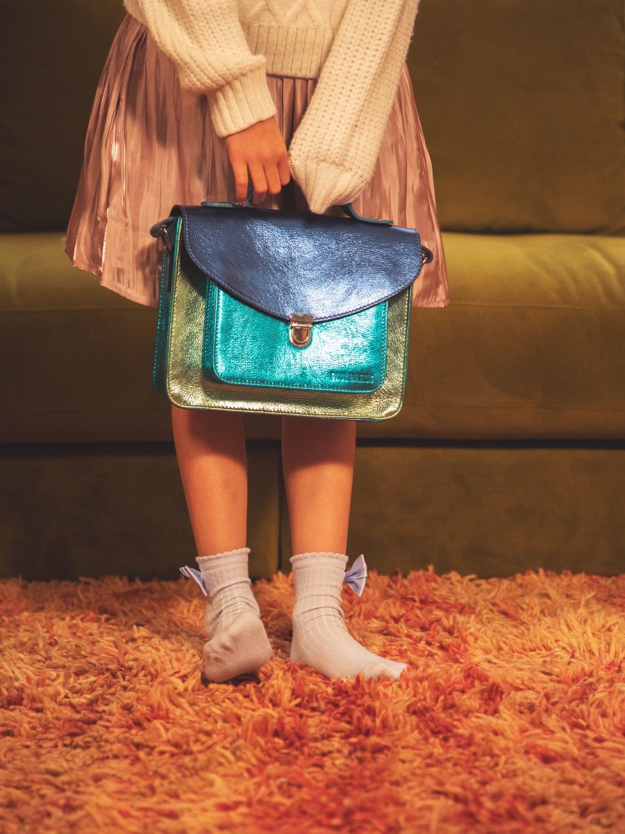 sac-main-mademoiselle-george-mini-me-bleu-vue-portee-w05-min-blu