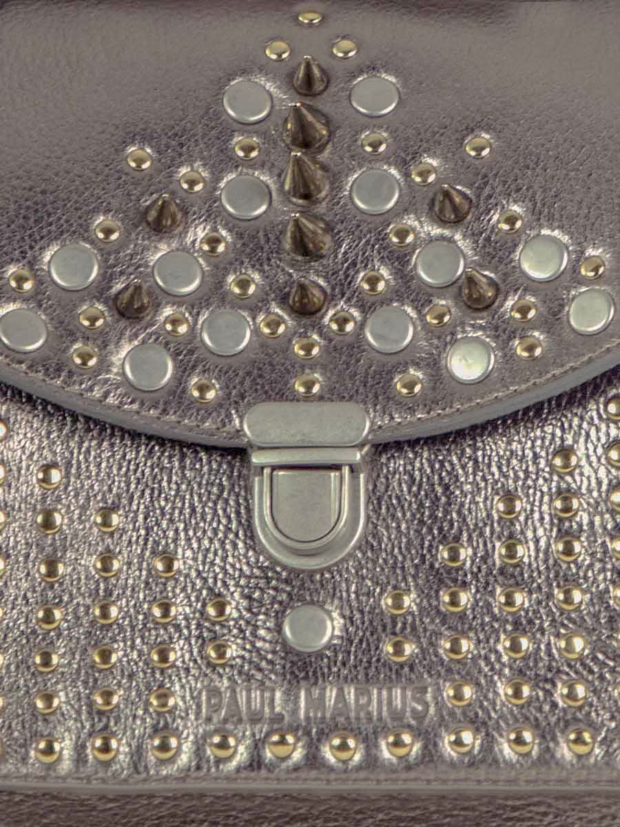 Foto-Zoom-Material-Umhängetasche-silberfarbenes Leder-Mademoiselle George-Edition Noir-Opus Paul Marius-W05-BED-OP4-GM