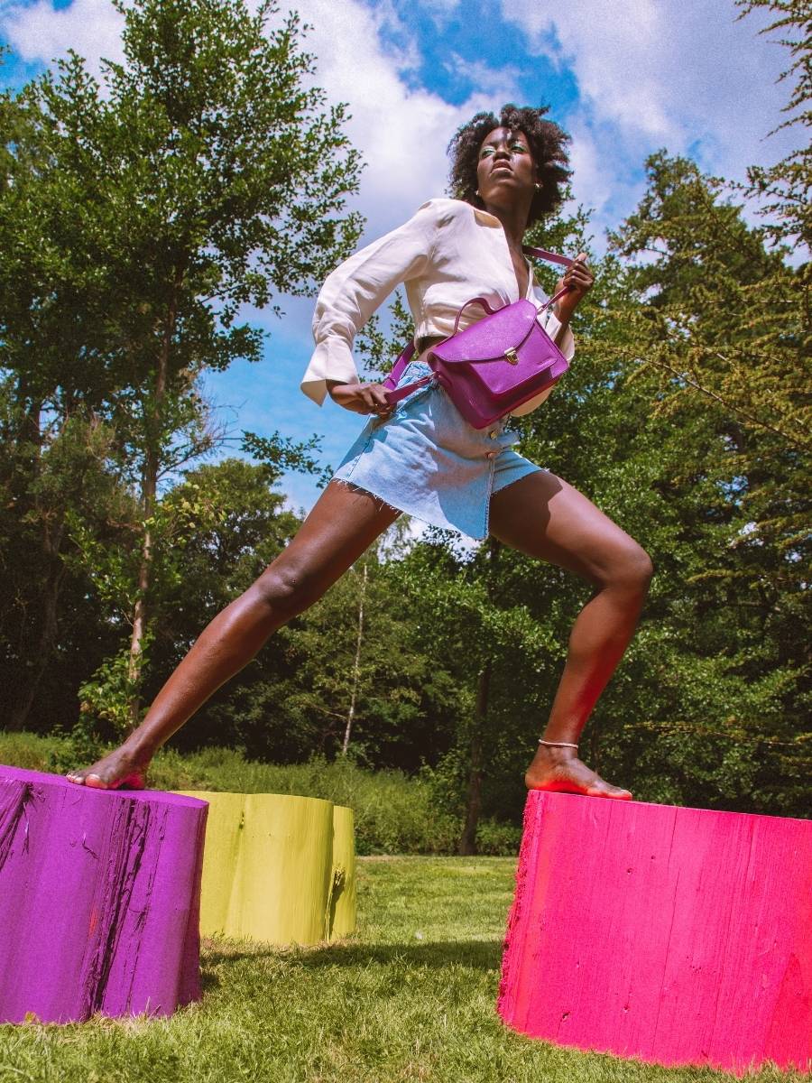 Fotoansicht-Vorderseite-Umhängetasche-Leder-violett-Mademoiselle George-Sorbet-Cassis-Paul Marius-W05-SB-P