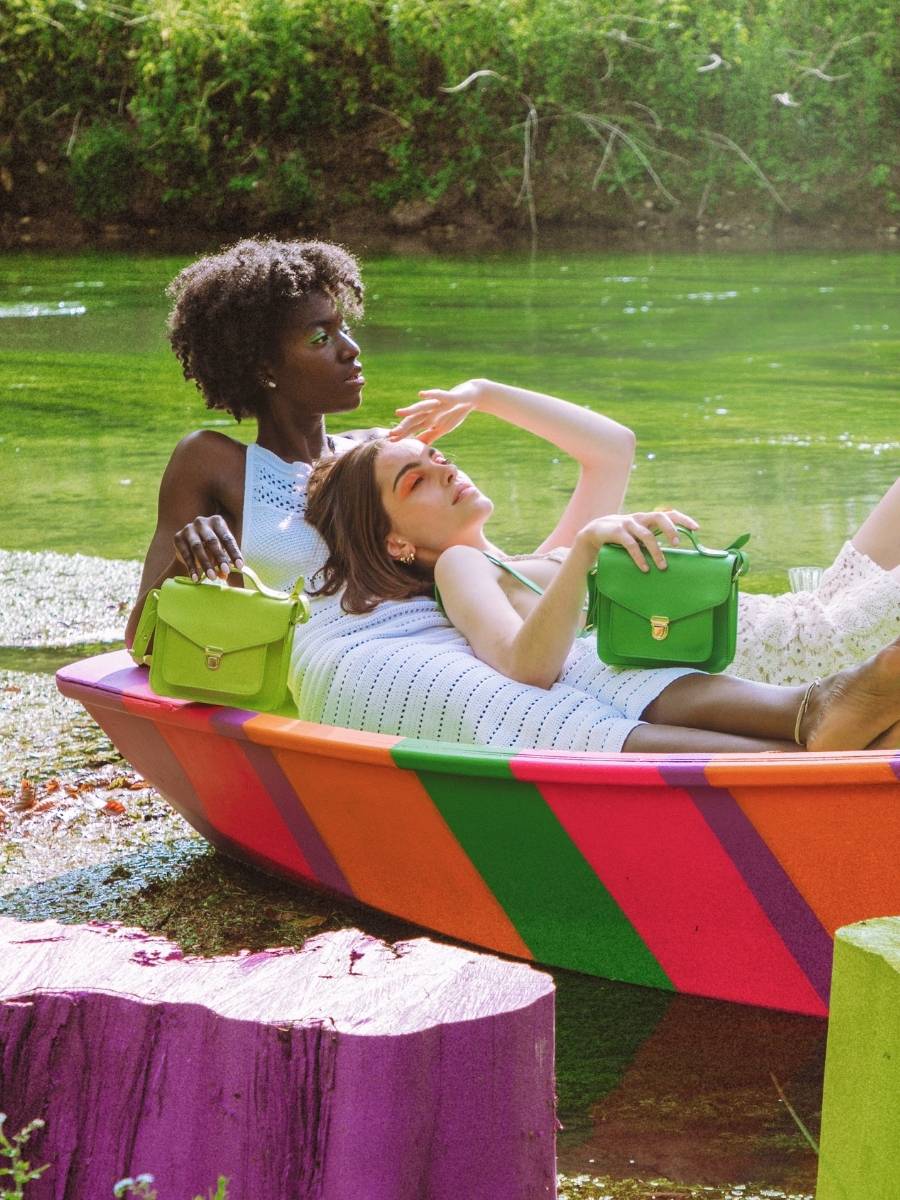 Foto-Tragetasche-Mini-Umhängetasche-Leder-grün-Mademoiselle-George-XS-Sorbet-Kiwi-Paul-Marius-W05XS-SB-GR