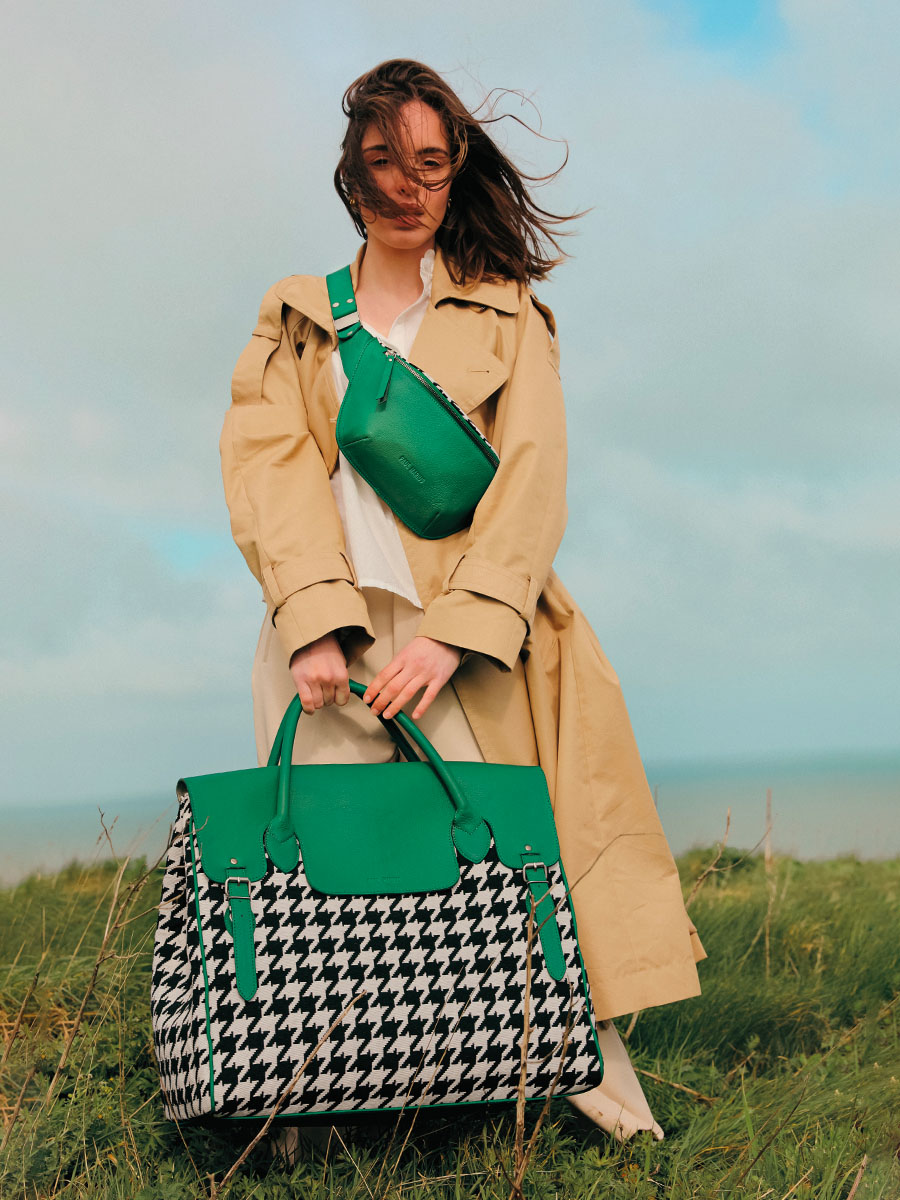 Fotoansicht-Vorderseite-Reisetasche-Leder-violett-Rouen-Delhi-Allure-grün-Paul-Marius-M105-HS2-GR