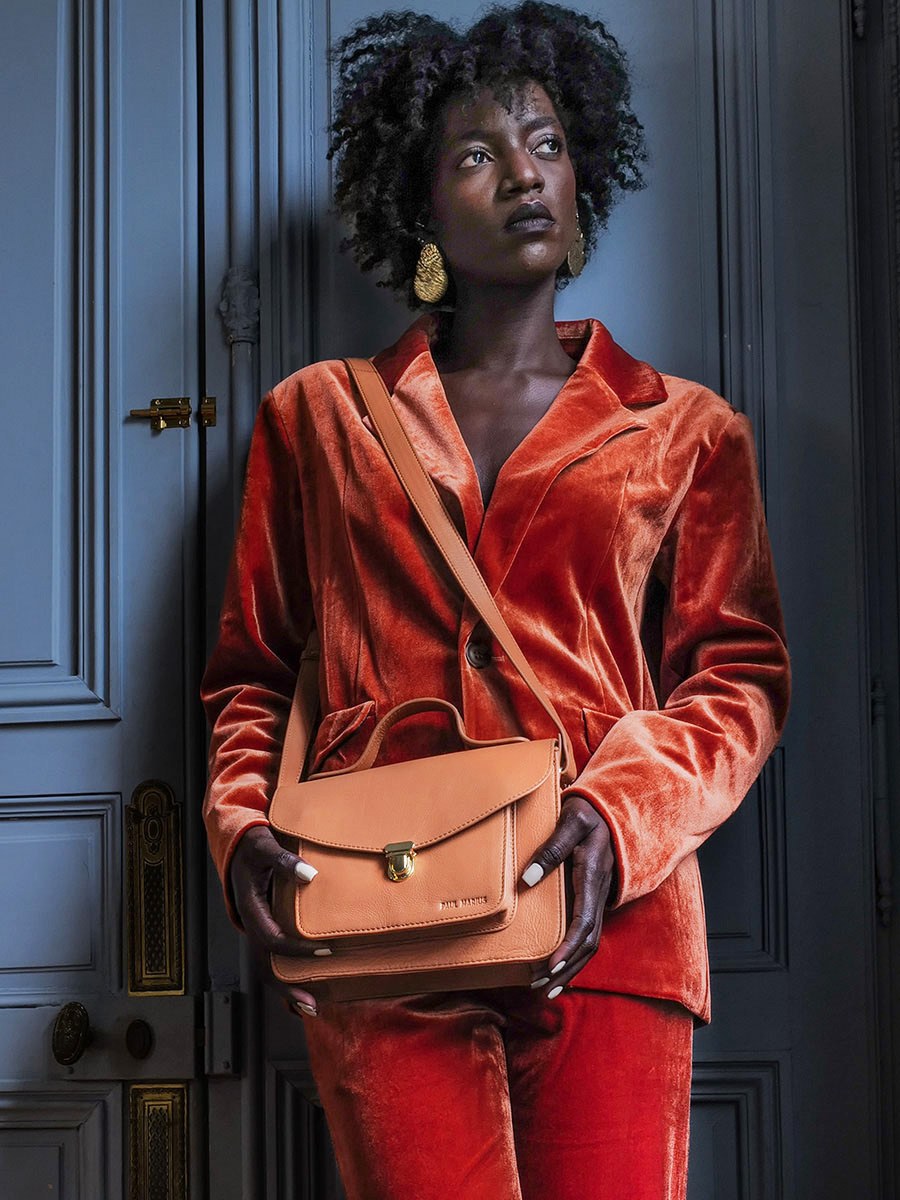 photo-tragetasche-handtasche-leder-dame-braun-mademoiselle-george-art-deco-caramel-paul-marius-w05-ad-ca