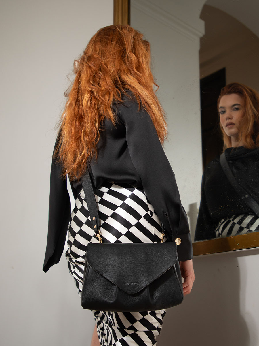 foto-tragegurt-umhängetasche-leder-schwarz-suzon-m-art-deco-schwarz-paul-marius-w25m-ad-b