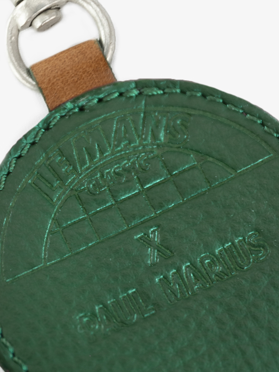 Foto-Rückansicht-Schlüsselanhänger-Leder-grün-Der-Schlüsselanhänger-Le-Mans-klassisch-Paul-Marius-LRK-LEMANS-DG