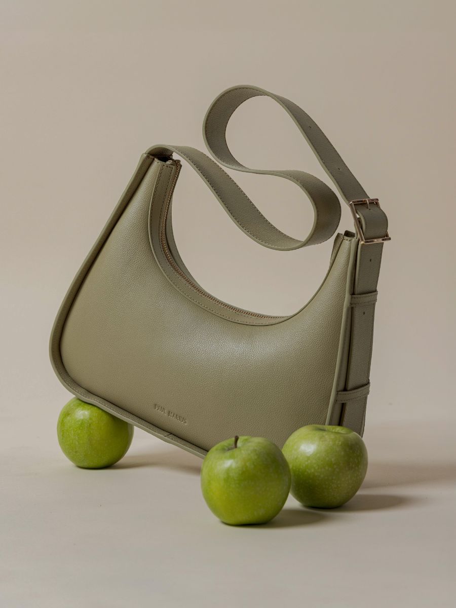 leder-baguette-tasche-victoire-mandel-ansicht-zoom-material-w54-al