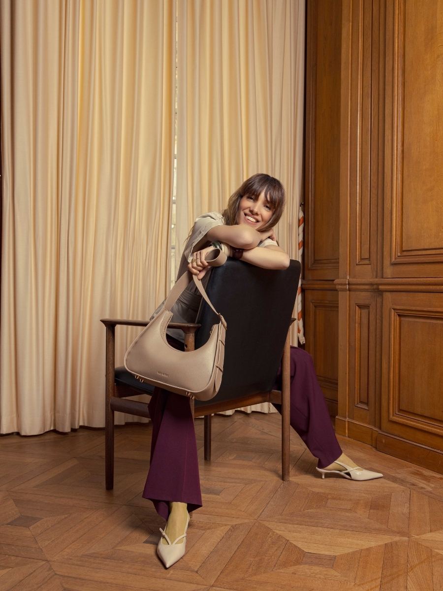 sac-baguette-cuir-victoire-taupe-vue-portee-w54-bei