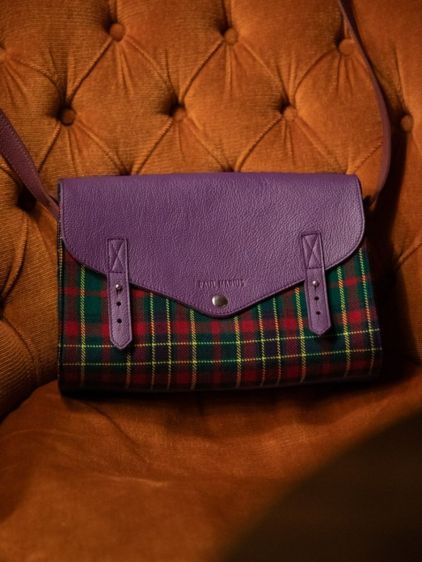 L'Indispensable – Versus