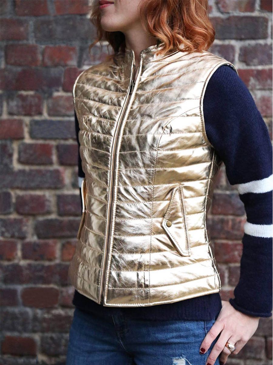 Foto-Vorderansicht-Daunenjacke-für-Damen-aus-goldenem-Leder-Daunenjacke-für-Damen-golden-Paul-Marius-WCW-G-XS
