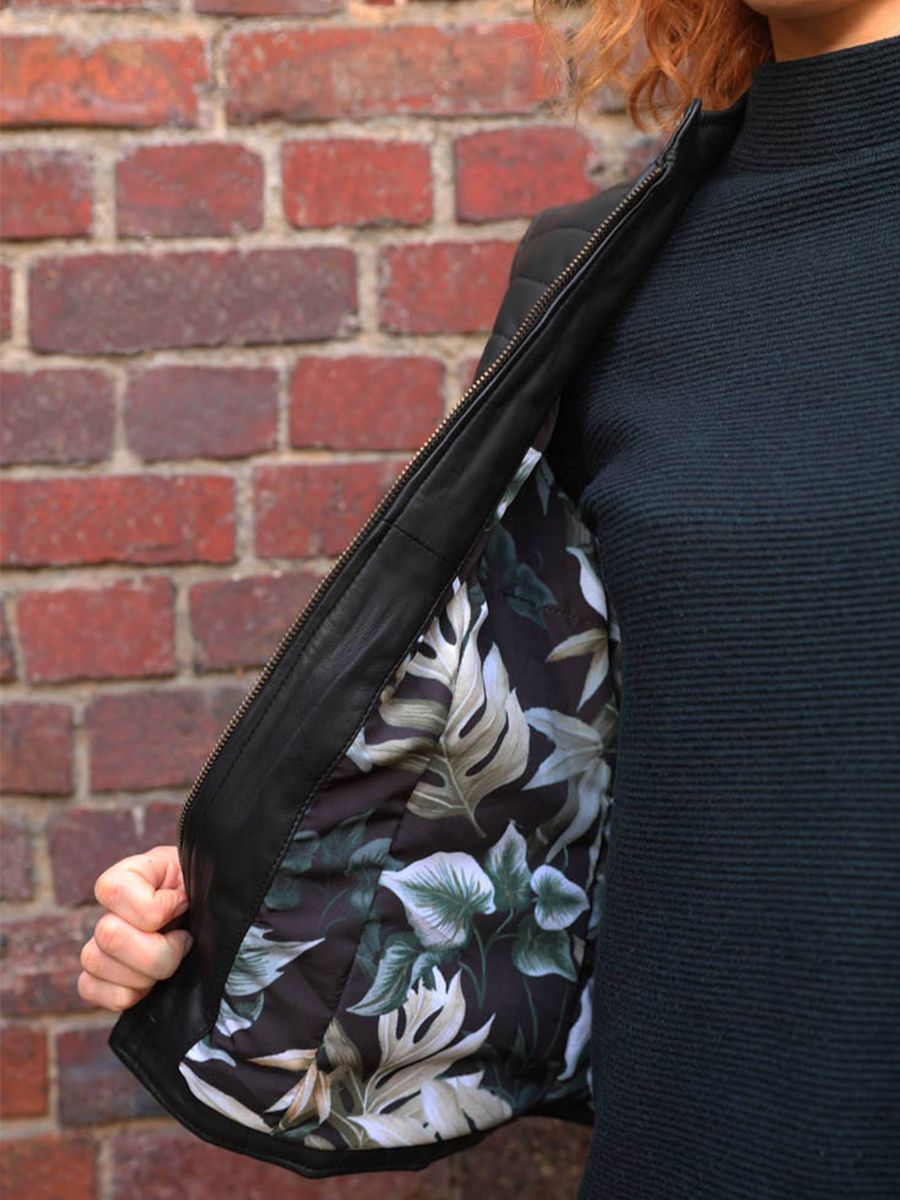 Foto-Rückansicht-Daunenjacke-Damen-aus-schwarzem-Leder-Ladoudoune-Damen-schwarz-Paul-Marius-WCW-B-XS