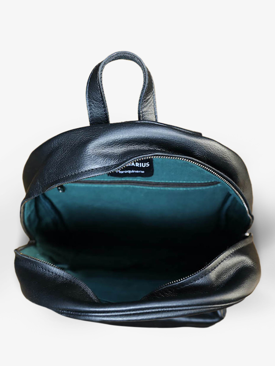 Foto-Innenansicht-Rucksack-aus-braunem-Leder-LeMariol-Natur-Paul-Marius-M200-L