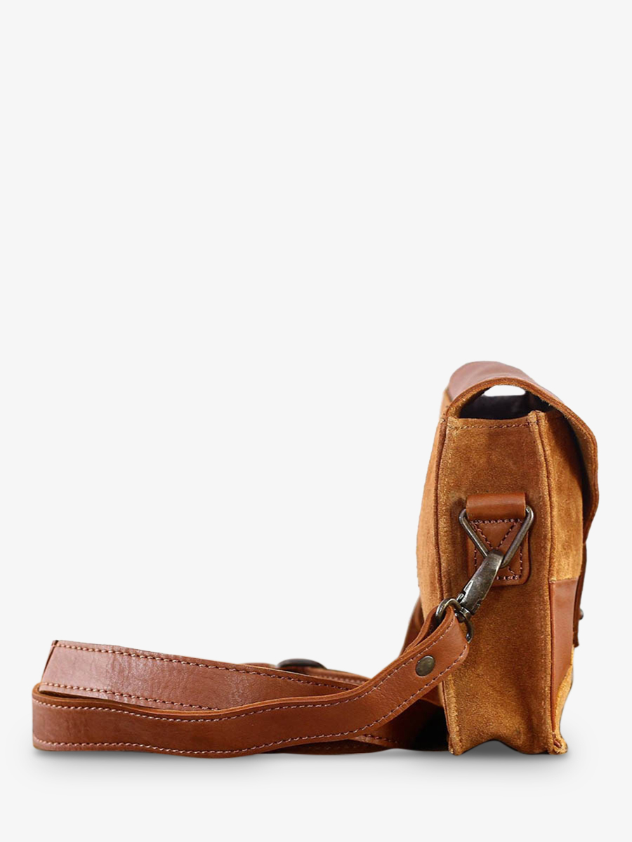 Foto-Seitenansicht-Umhängetasche-Leder-Damen-braun-LePapillon-naturel-Paul-Marius-W09-L