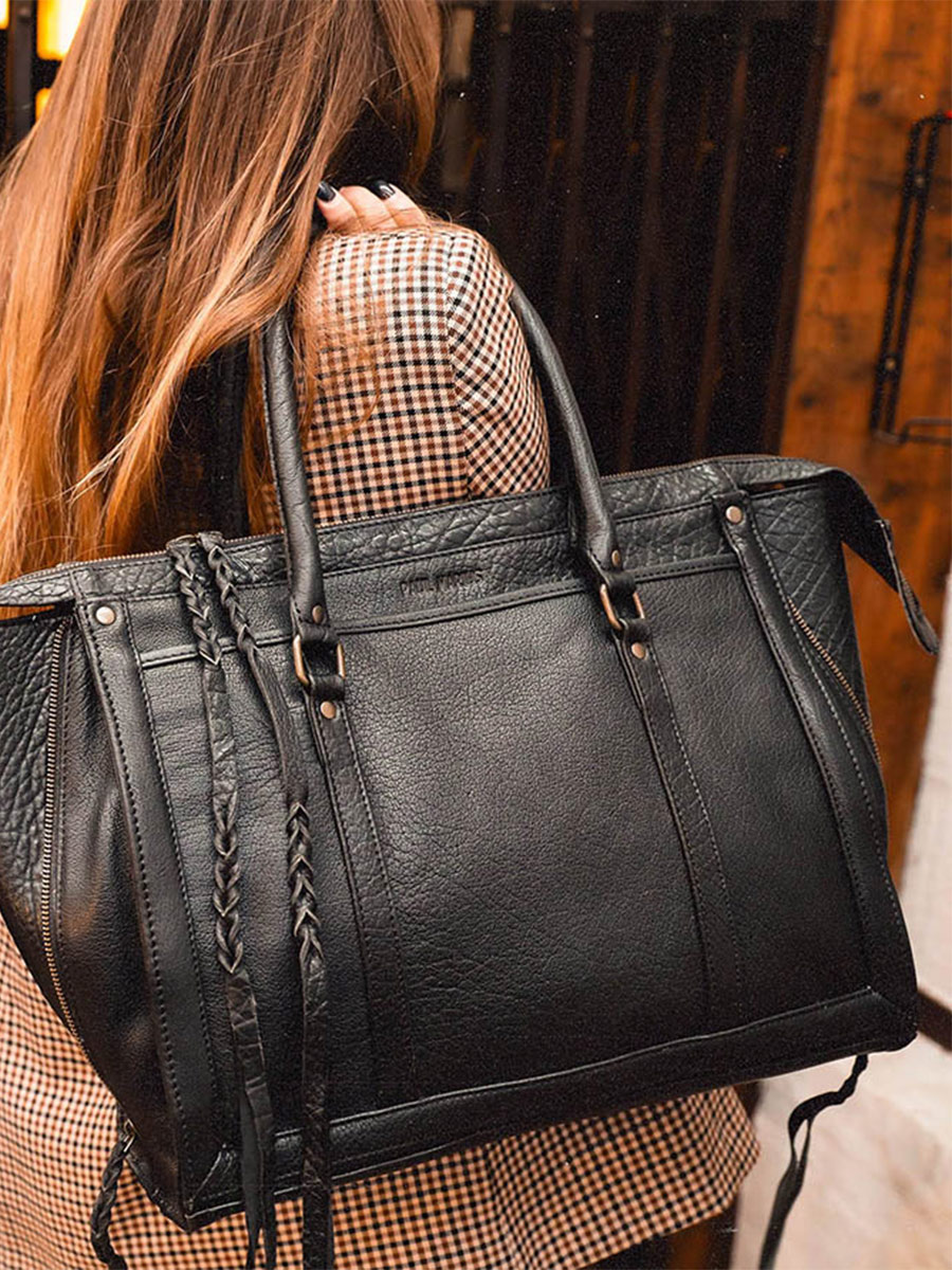 photo-portee-sac-a-main-cuir-business-noir-lerive-droite-l-noir-paul-marius-w19l-b