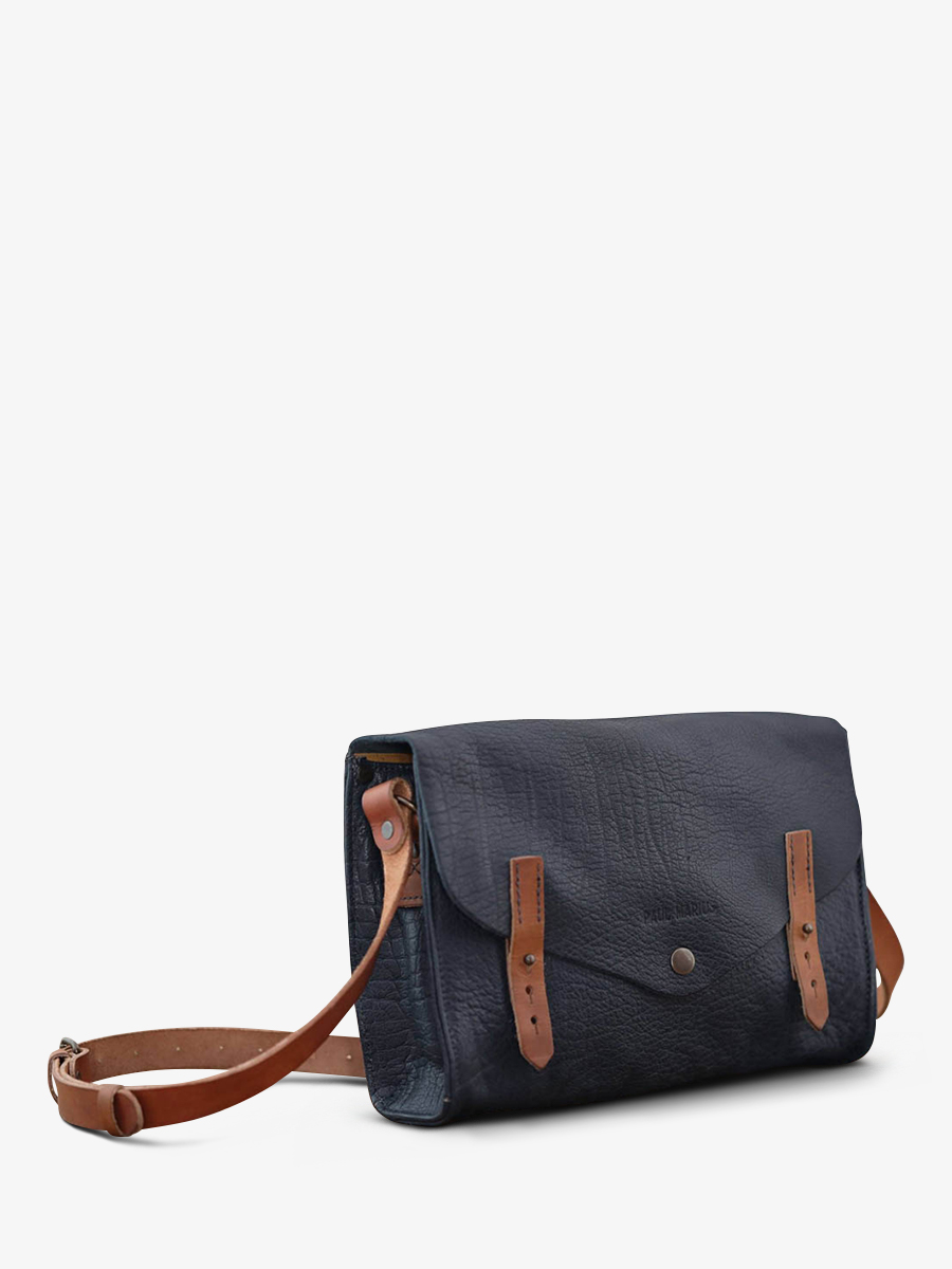 Foto-Seitenansicht-Umhängetasche-Leder-Damen-blau-lindispensable-bleu-encre-paul-marius-w08-db