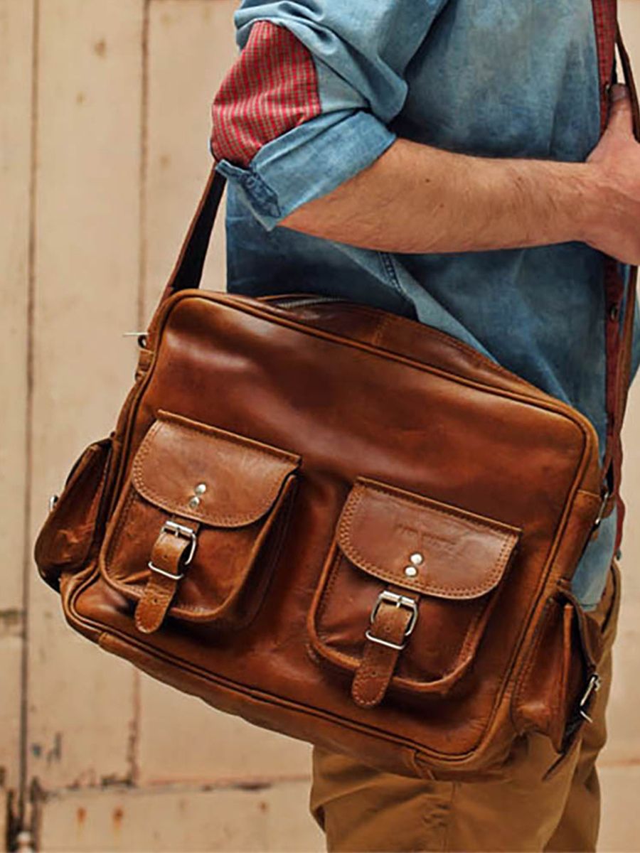 Foto-Tragegurt-Tasche-48h-Leder-Herren-braun-LeMultipoches-natur-Paul-Marius-M14-L