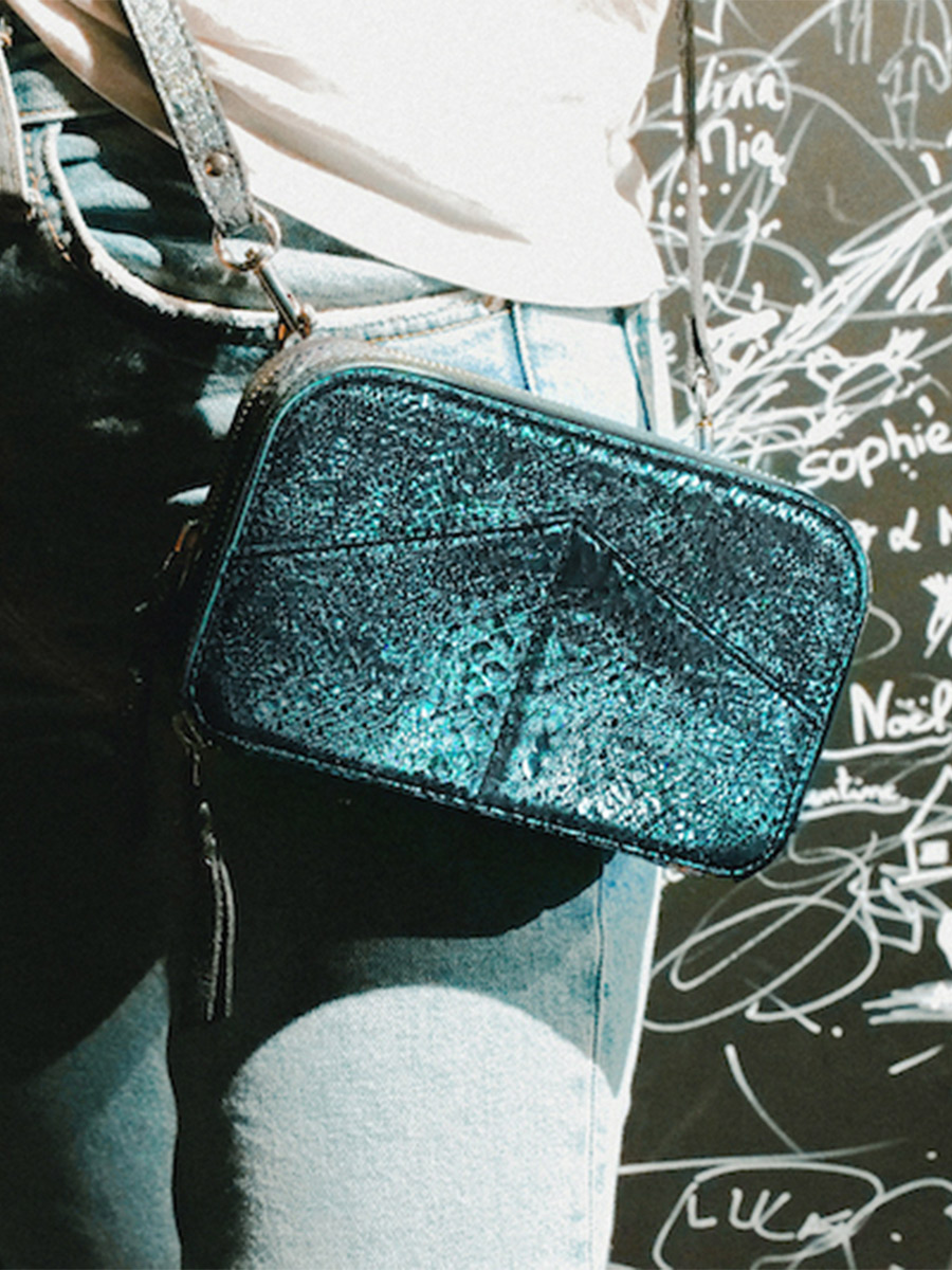 Foto-Tragetasche-Gürteltasche-Leder-Damen-blau-grün-Paula-Boreal-Paul-Marius-M66-MSP