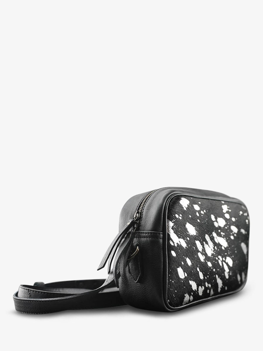 Foto-Seitenansicht-Ledertasche-Damen-schwarz-silber-limpertinent-behaart-schwarz-silber-paul-marius-w22-ho-b-s
