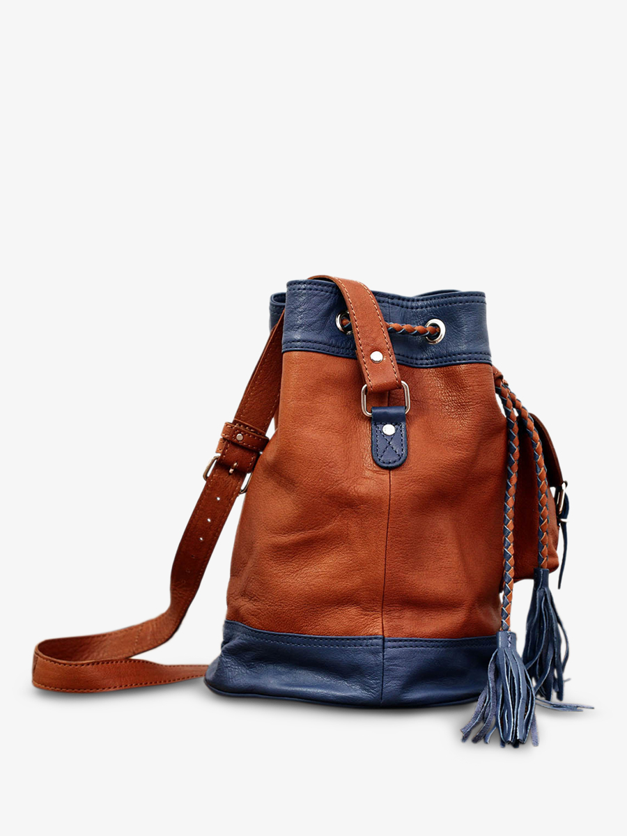 Foto-Seitenansicht-Eimer-Tasche-Leder-Damen-braun-blau-LeFlâneur-naturblau-Paul-Marius-M303-B-L