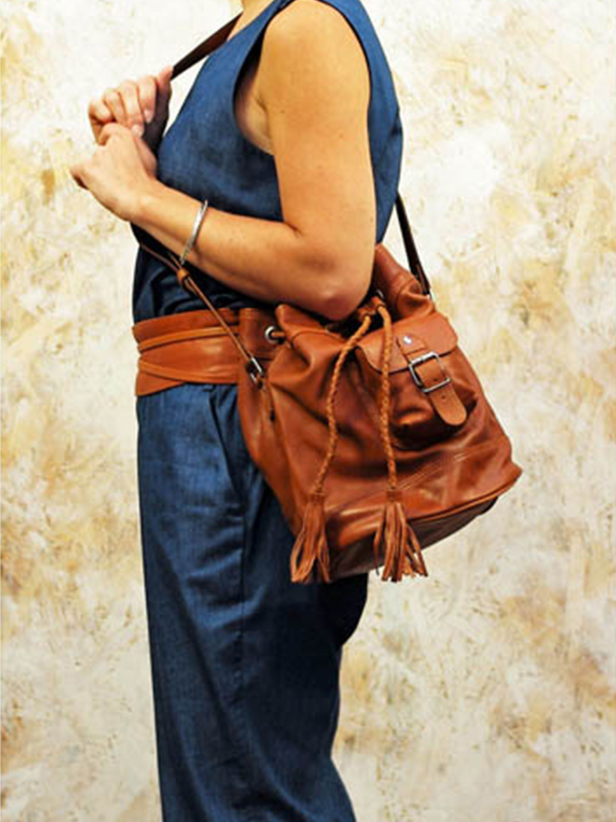 Foto-Tragetasche-Eimer-Ledertasche-Damen-rot-LeFlâneur-rot-Öl-Paul-Marius-M303-OR