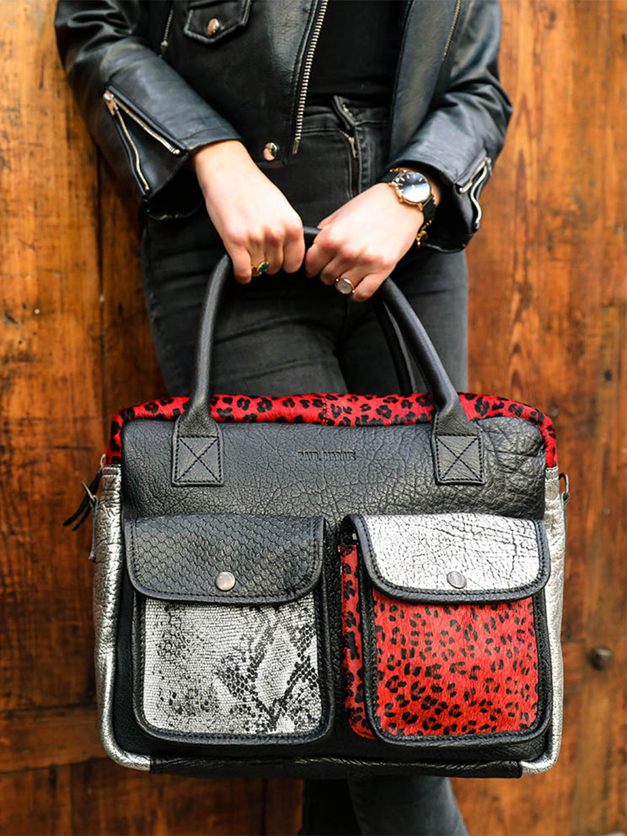 Foto-Vorderansicht-Dokumententasche-Leder-Damen-silber-schwarz-rot-ledandy-chimere-silber-schwarz-rot-paul-marius-w04-s-b-r