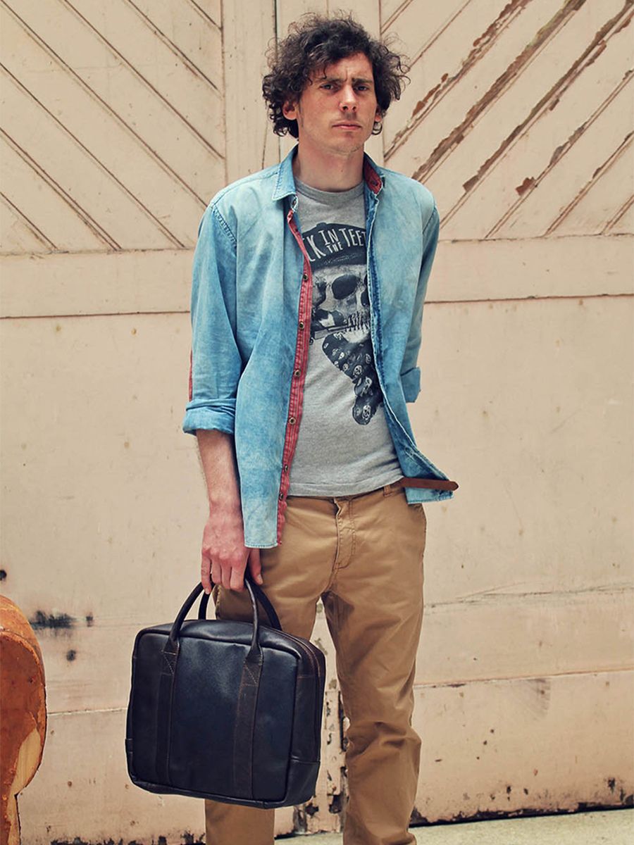 Foto-Rückansicht-Laptoptasche-Leder-schwarz-LeMécanographe-Indus-Paul-Marius-M22-D