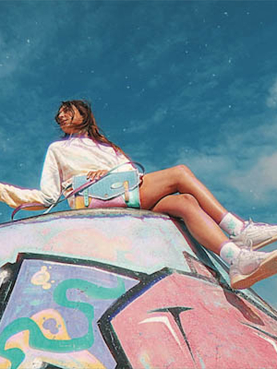 Tragebild Umhängetasche aus Leder für Damen Lindispensable 90s Paul Marius W08 Denim