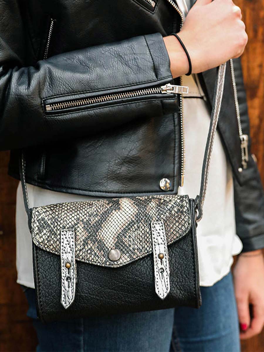 Foto-Tragegurt-Umhängetasche-Leder-Damen-Schwarz-Le-Mini-Indispensable-Python-Schwarz-Paul-Marius-W08S-P-B