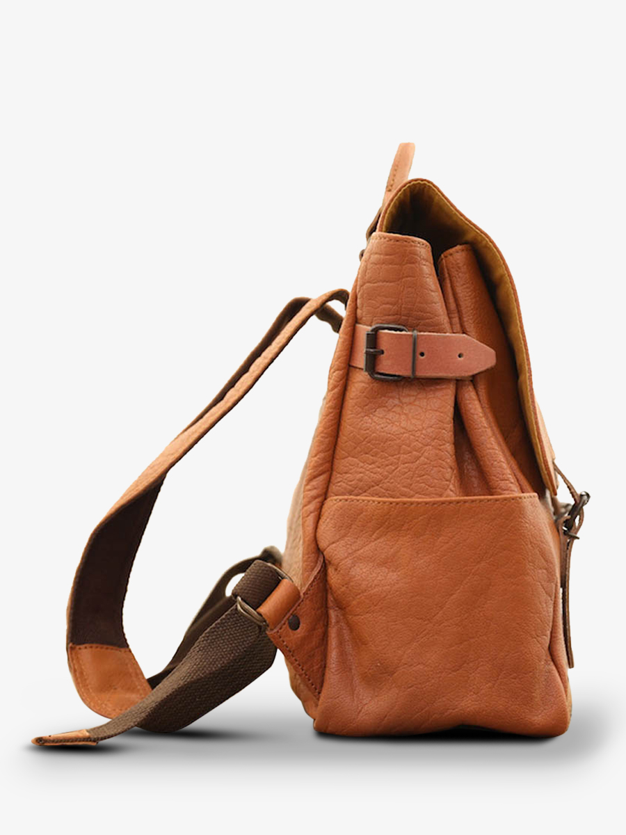 Foto-Seitenansicht-Rucksack-aus-Leder-beige-laudacieux-sable-paul-marius-w14-n