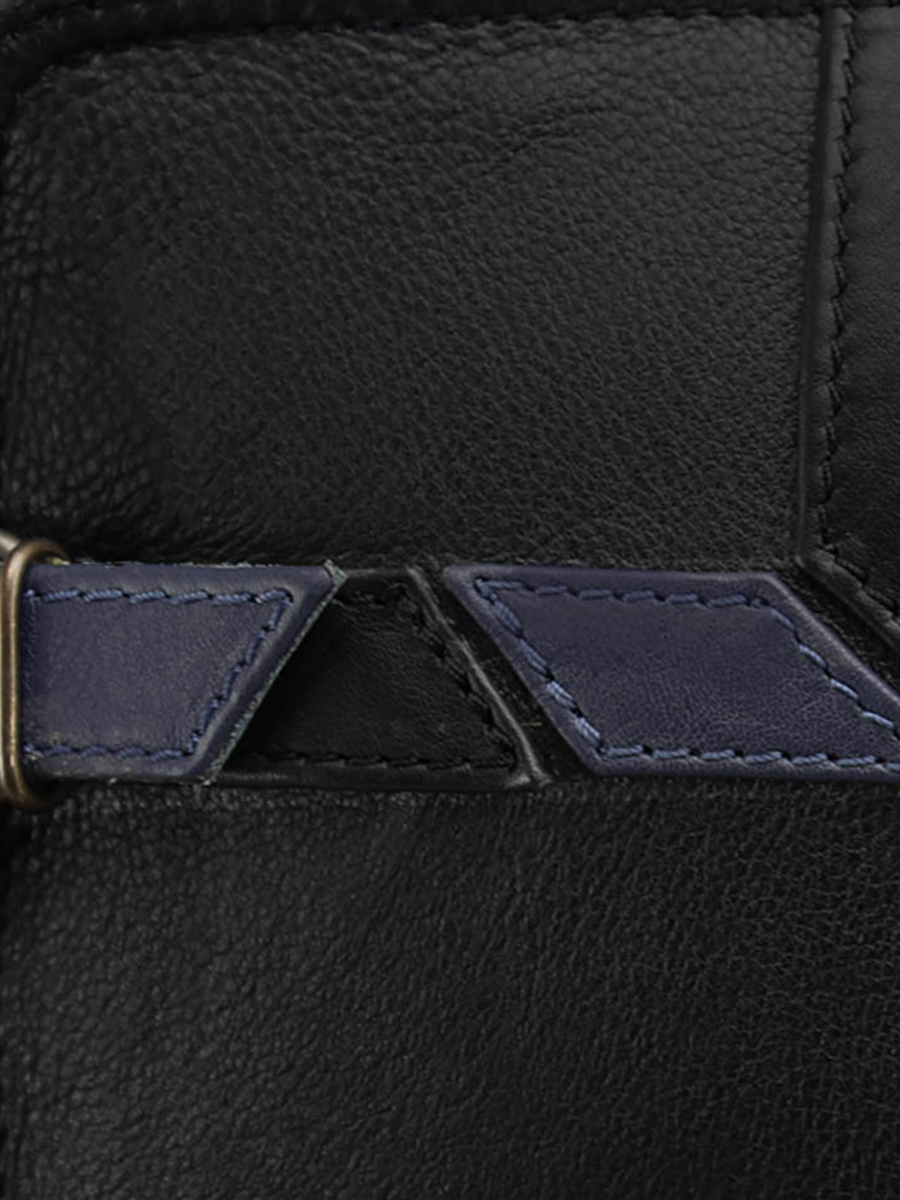 Foto-Material-Rucksack-aus-schwarzem-Leder-LeCitadin-schwarz-tintenblau-Paul-Marius-B04-B-DB