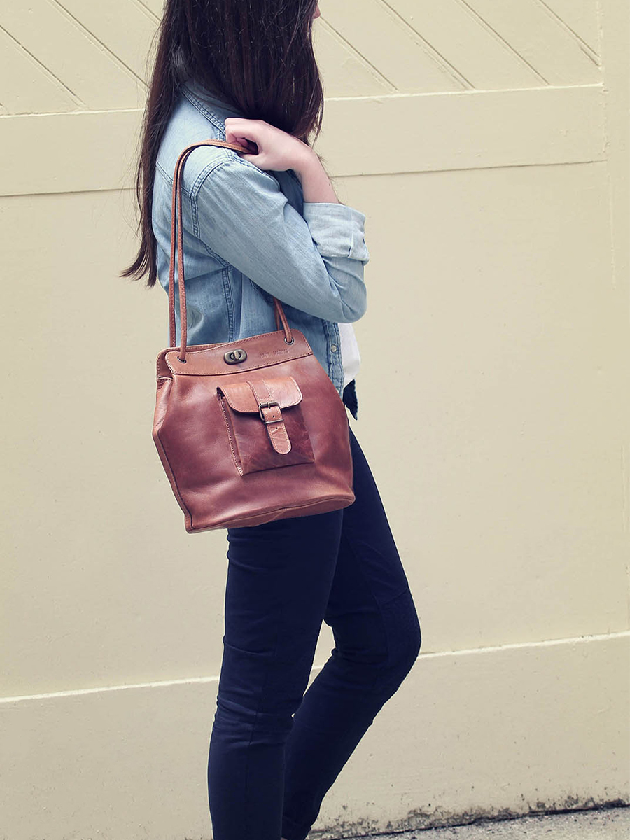 Foto-Tragetasche-Handtasche-aus-Leder-braun-Le1950-natur-Paul-Marius-M46-L