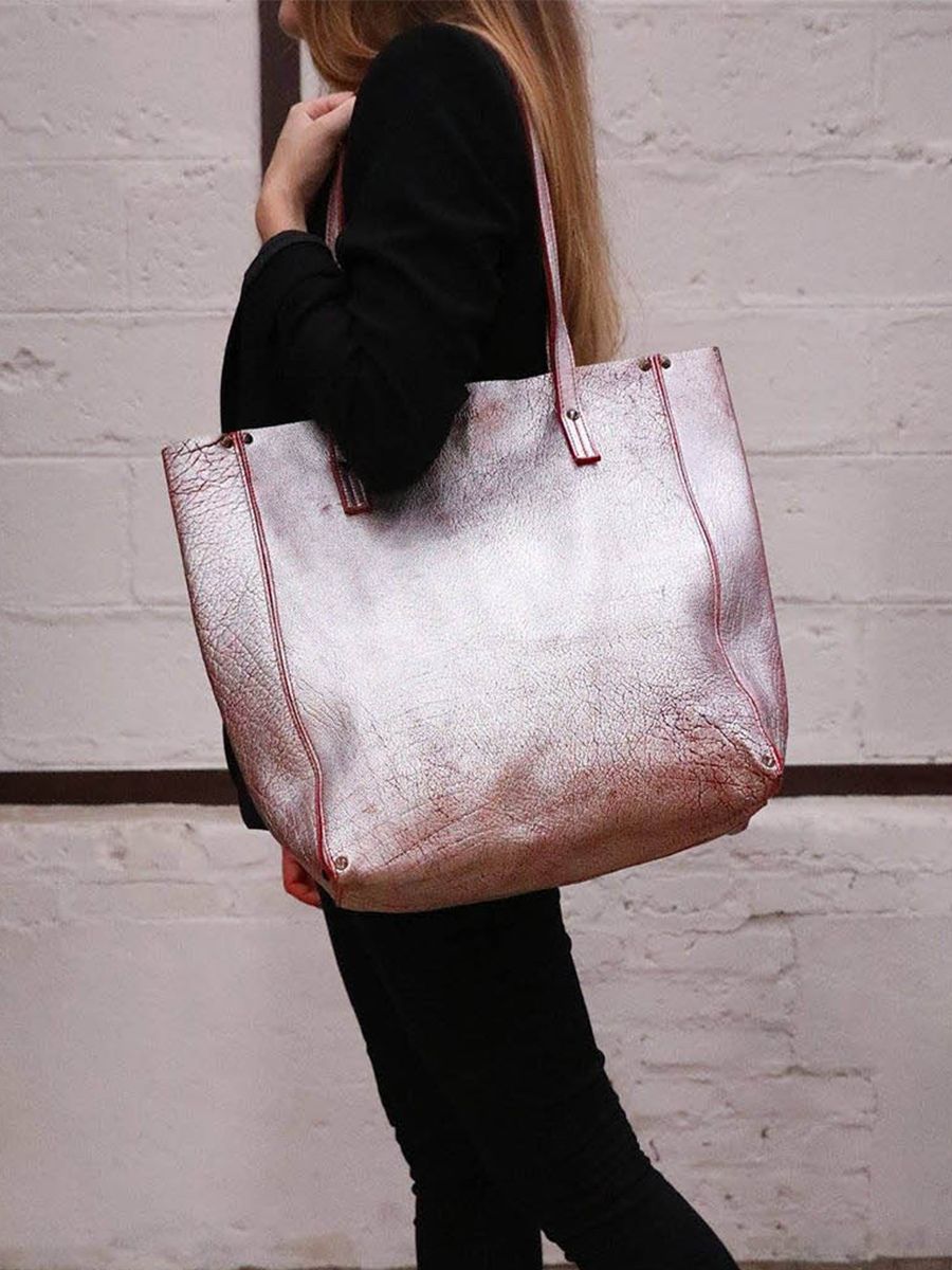 Foto-Tragetasche-Leder-Damen-silber-Leffronte-L-ziegelrot-silber-Paul-Marius-W11-RS