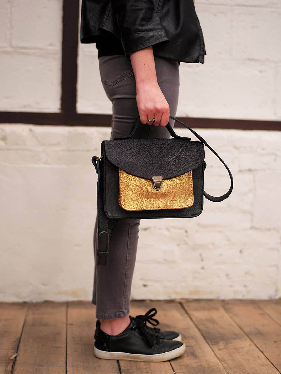 Foto-Innenansicht-Umhängetasche-Leder-Damen-Mademoiselle-George-Oasis-Paul-Marius-W05-OA