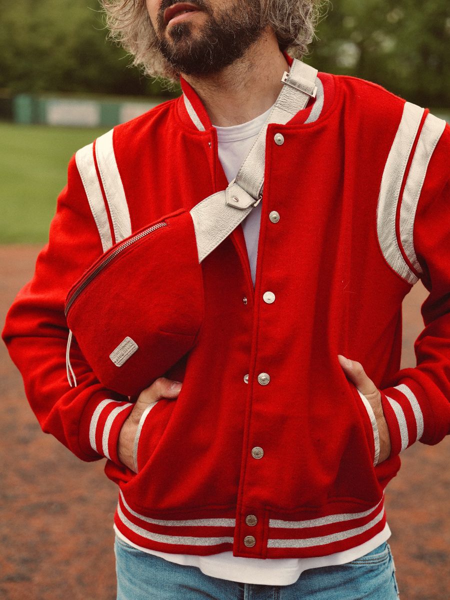 Foto-Rückansicht-Leder-Gürteltasche-LaBanane-50s-Scharlachrot-Paul-Marius-M503-Fifties-R