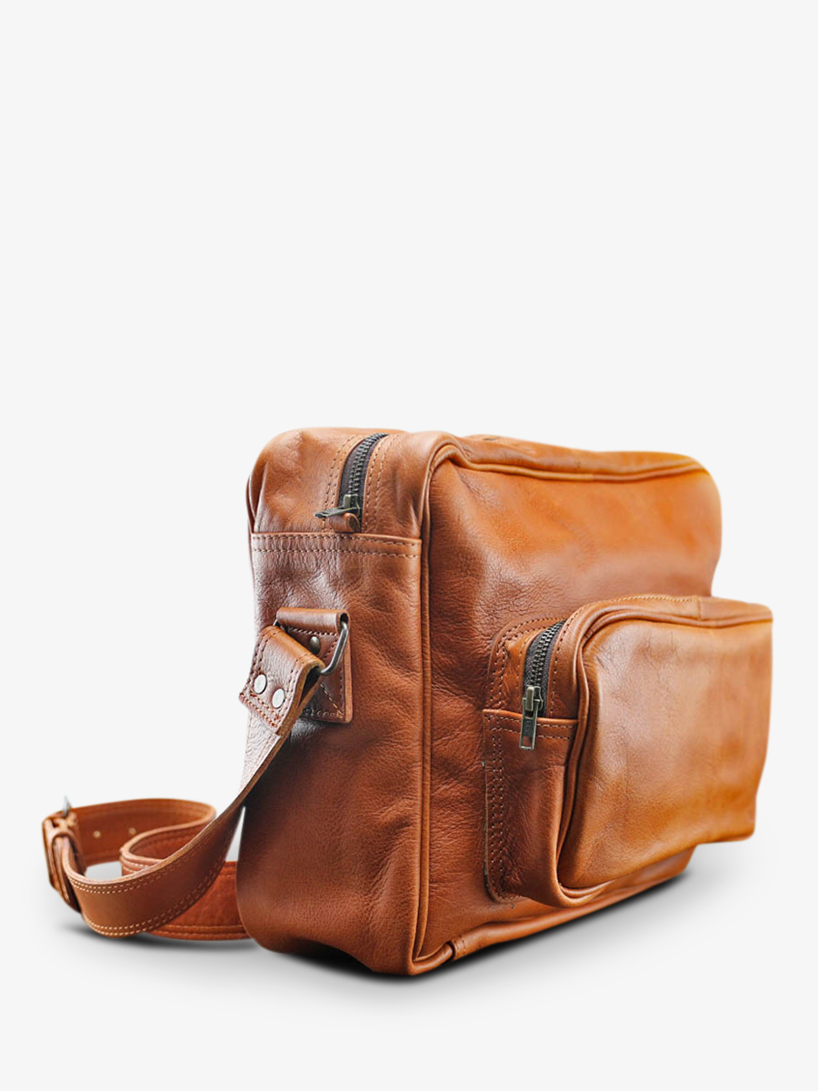 Foto-Seitenansicht-Tasche-48h-Leder-Herren-braun-LeRétro-naturel-Paul-Marius-M15-L