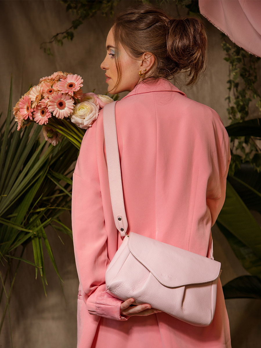 Foto-Material-Umhängetasche-Leder-rosa-Suzon-M-Pastell-Puder-Paul-Marius-W25M-PT-PI